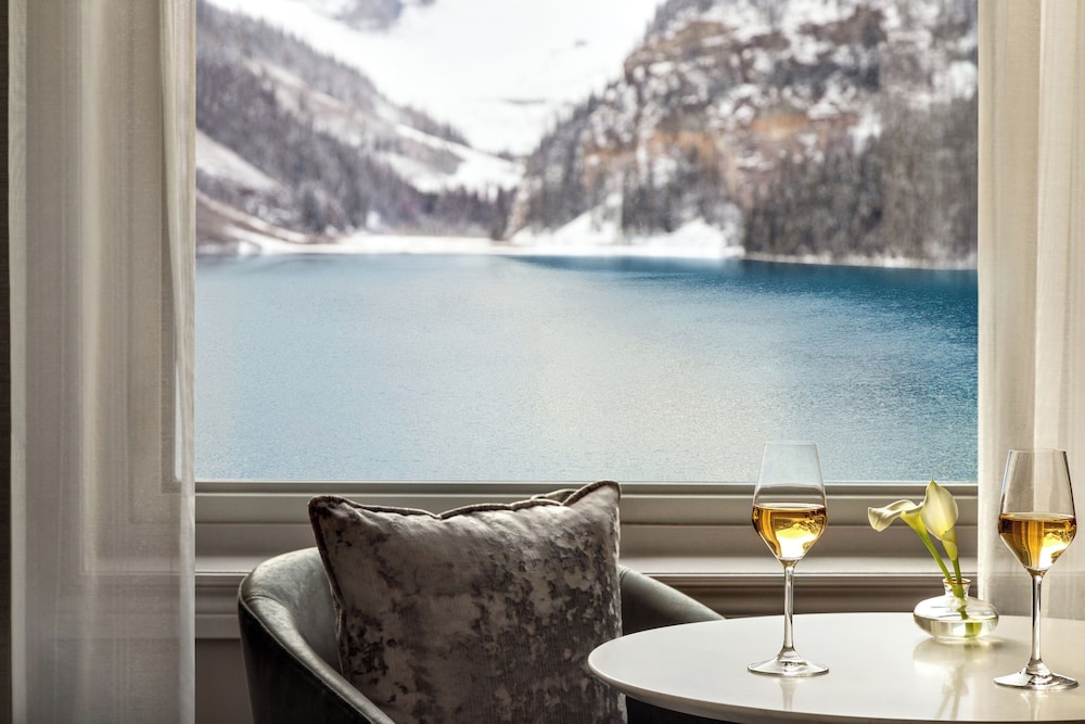 Habitación, 1 cama de matrimonio grande, vistas al lago (Fairmont) del hotel Fairmont Chateau Lake Louise. Foto 4