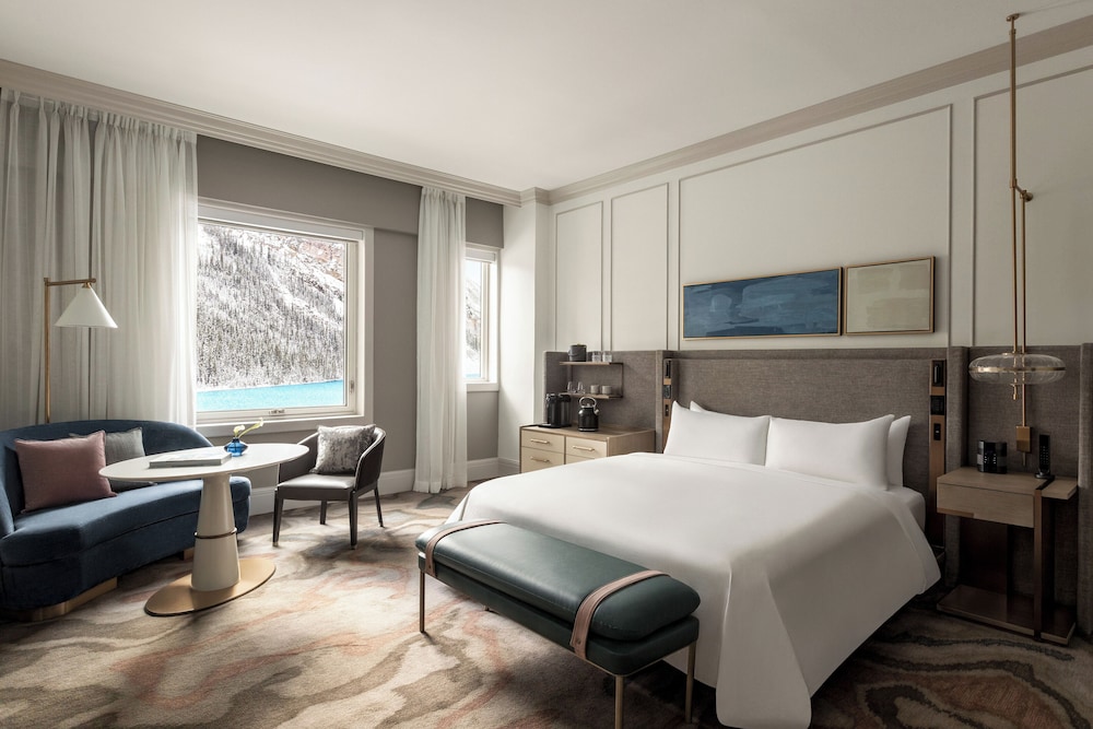 Habitación Deluxe, 1 cama de matrimonio grande, vistas al lago del hotel Fairmont Chateau Lake Louise. Foto 6