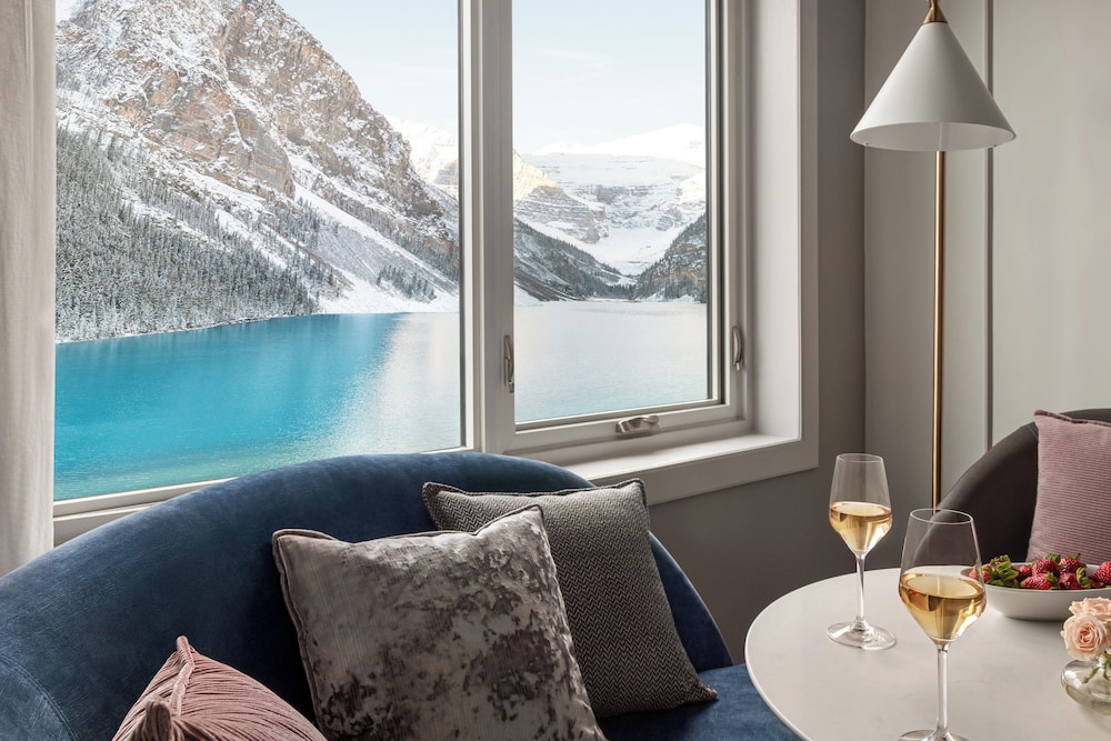 Habitación Deluxe, 2 camas de matrimonio, vistas al lago del hotel Fairmont Chateau Lake Louise. Foto 5