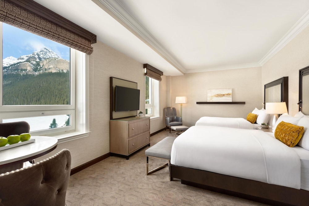 Fairmont Gold, Habitación, 2 camas de matrimonio, vistas al lago del hotel Fairmont Chateau Lake Louise