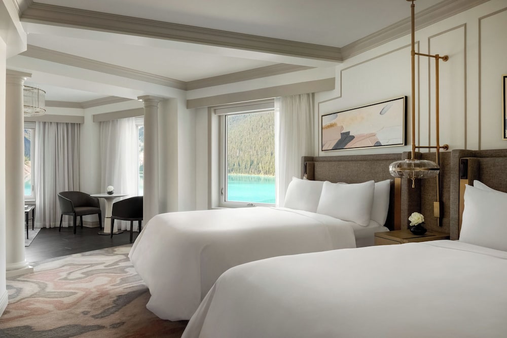 Suite junior, 2 camas de matrimonio, vistas al lago del hotel Fairmont Chateau Lake Louise