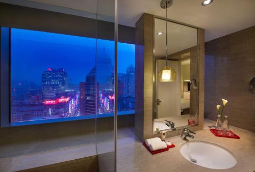 Habitación Executive Collection del hotel Radisson Collection Hyland Shanghai. Foto 4