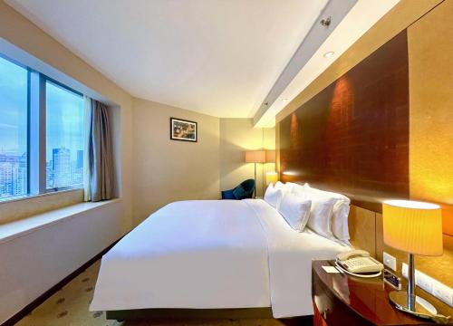 Suite Familiar del hotel Radisson Collection Hyland Shanghai. Foto 9