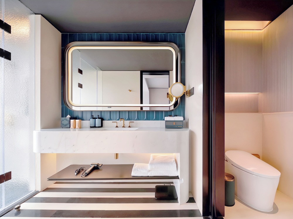 HABITACIÓN SUPERIOR, 1 Cama King Size del hotel Sofitel Shanghai North Bund. Foto 4