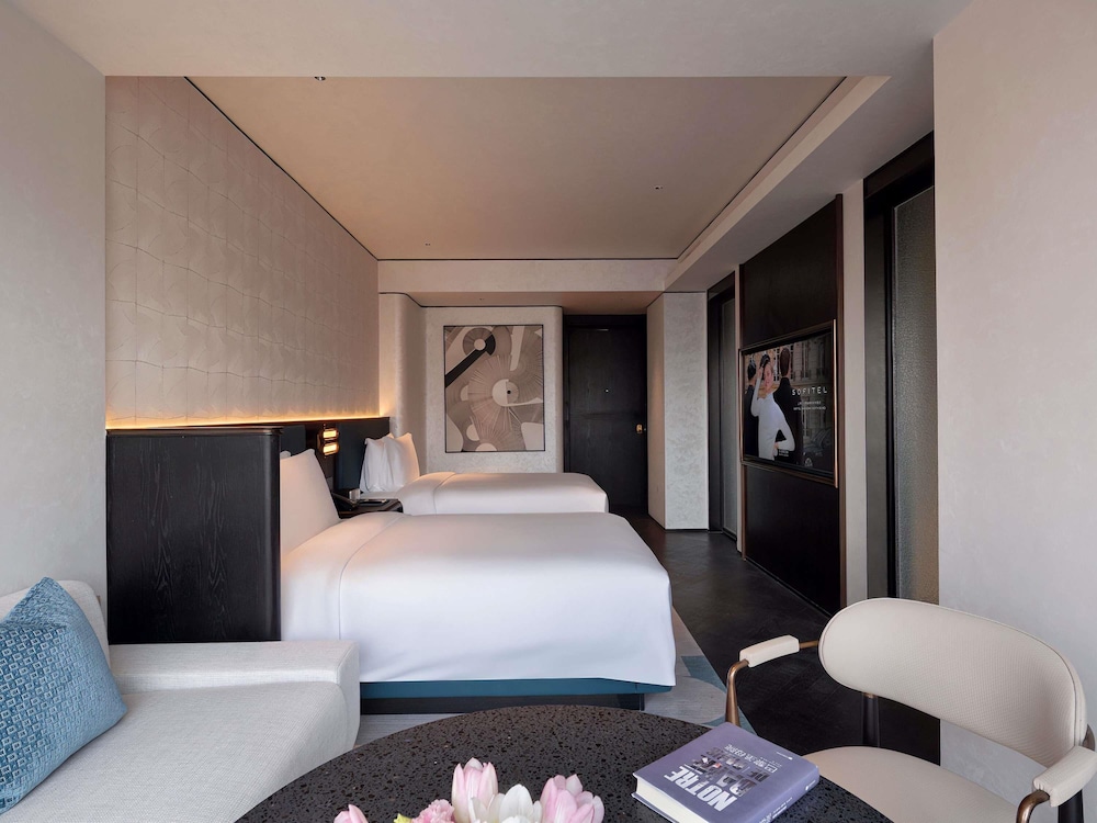 Habitación de lujo, 2 camas individuales, vistas a la ciudad del hotel Sofitel Shanghai North Bund. Foto 4
