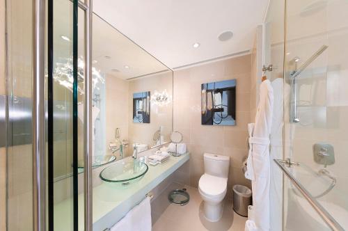 Suite Duplex del hotel Regal Airport. Foto 4