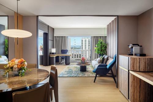 Suite Signature Marina Bay del hotel Parkroyal Collection Marina Bay, Singapore. Foto 4