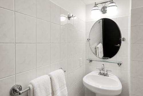 Habitación Triple Estándar del hotel Sohotel. Foto 1