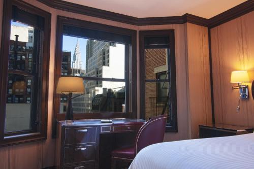 Habitación Premium con vistas al edificio Chrysler - 1 cama grande del hotel Iroquois. Foto 3