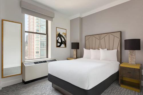 Habitación Doble del hotel Martinique New York on Broadway, Curio Collection by Hilton. Foto 2