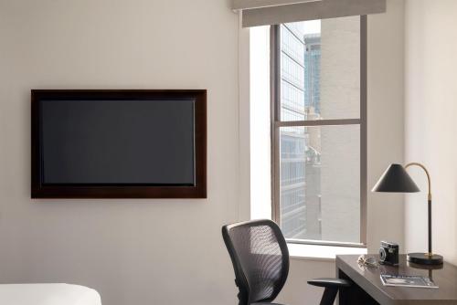 Habitación Doble - 2 camas dobles del hotel Martinique New York on Broadway, Curio Collection by Hilton. Foto 2