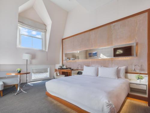 Loft con cama doble grande del hotel 33 Seaport New York. Foto 3