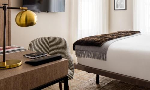 Habitación Estándar con cama extragrande del hotel Hgu New York. Foto 3