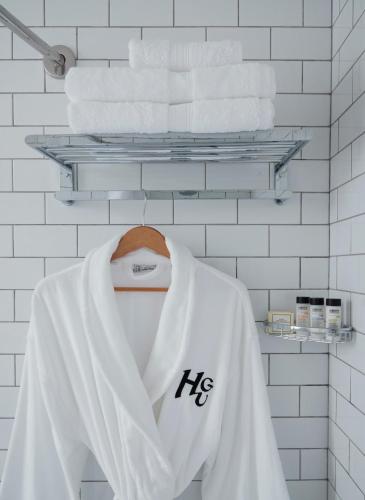 Habitación Deluxe con cama extragrande del hotel Hgu New York. Foto 5