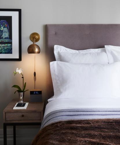 Habitación Deluxe con cama grande del hotel Hgu New York. Foto 4