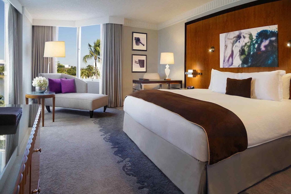 Habitación Superior, una cama King, Vistas a la Ciudad del hotel Pullman Miami Airport. Foto 3