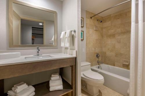 Habitación con 2 camas grandes - No fumadores del hotel Comfort Inn & Suites Downtown Brickell-Port of Miami. Foto 5