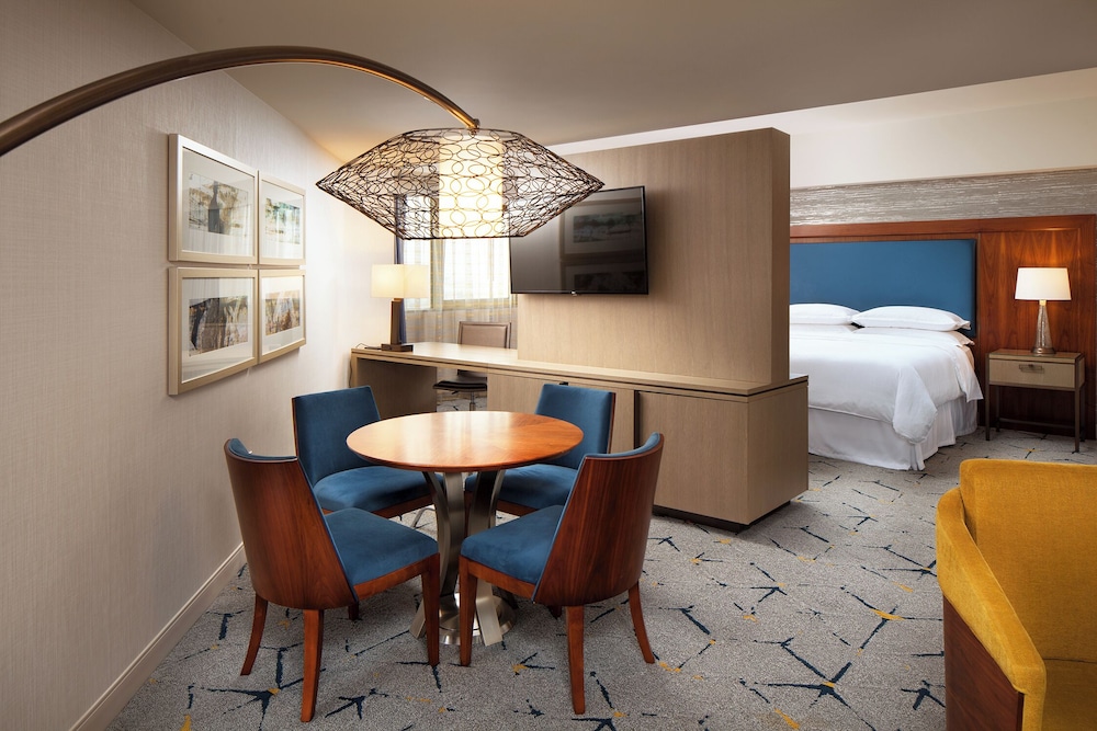 Suite ejecutiva, 1 cama de matrimonio grande (Accesible para personas con movilidad reducida, bañera) del hotel Sheraton Gateway Los Angeles. Foto 1