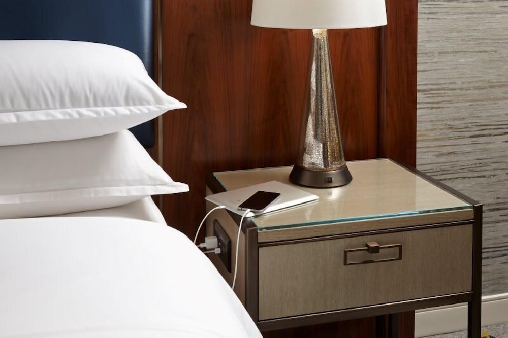 Suite ejecutiva, 1 cama de matrimonio grande (Accesible para personas con movilidad reducida, bañera) del hotel Sheraton Gateway Los Angeles. Foto 2