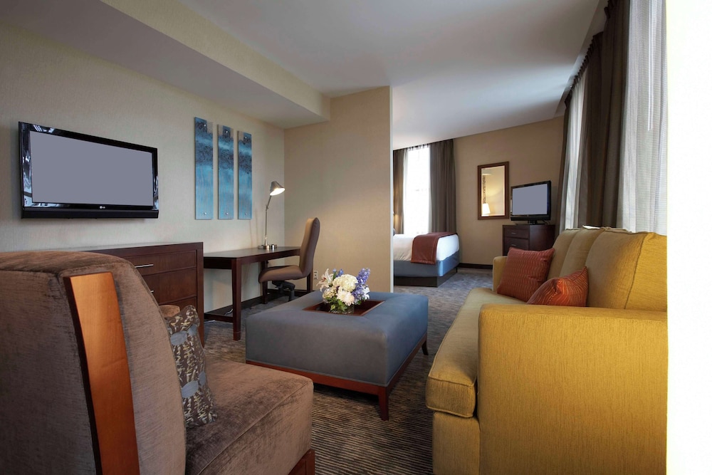 Suite junior, 1 cama de matrimonio grande del hotel Hyatt Regency Buffalo / Hotel and Conference Center. Foto 1