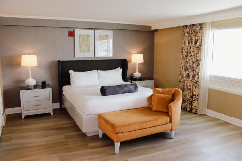 Planta Executive - Habitación con 1 cama extragrande del hotel The Commerce Casino and. Foto 2