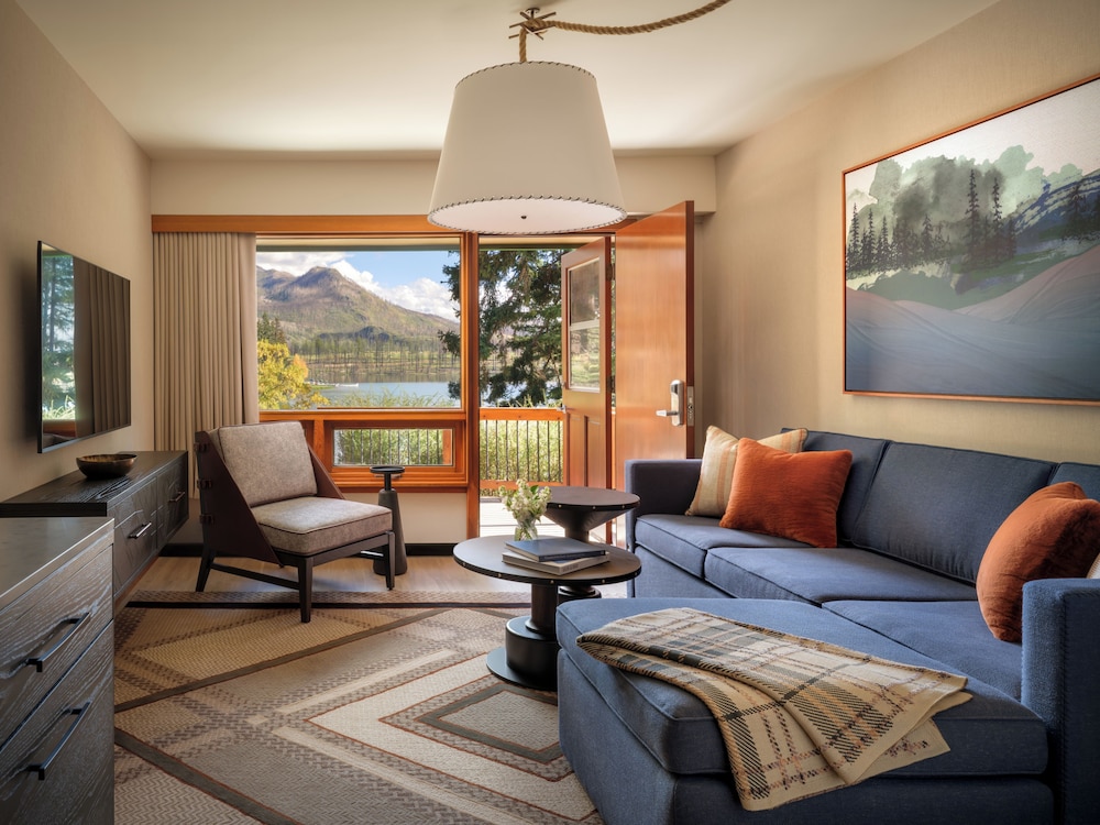 Suite junior, 1 cama de matrimonio grande, vistas a la bahía del hotel Fairmont Jasper Park Lodge