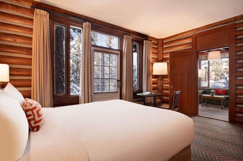 Suite, 2 habitaciones del hotel Fairmont Jasper Park Lodge. Foto 1