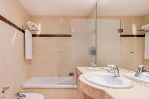 Habitación Doble - 1 o 2 camas del hotel Eurostars Centrum Alicante. Foto 4