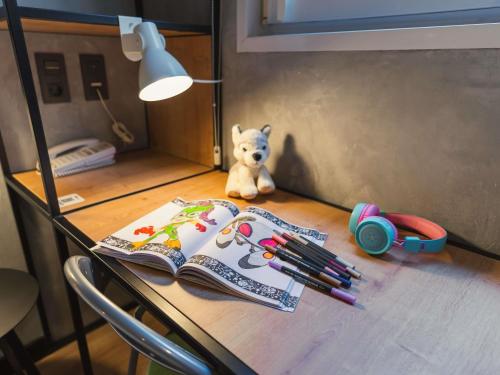 Habitación Doble Estándar - Adaptada para personas con discapacidad del hotel Ibis Alicante. Foto 3