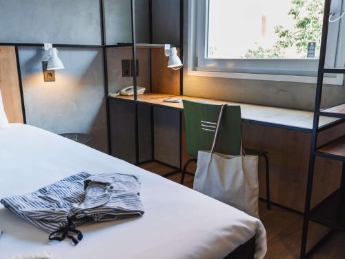 Habitación Doble Estándar - Adaptada para personas con discapacidad del hotel Ibis Alicante. Foto 6