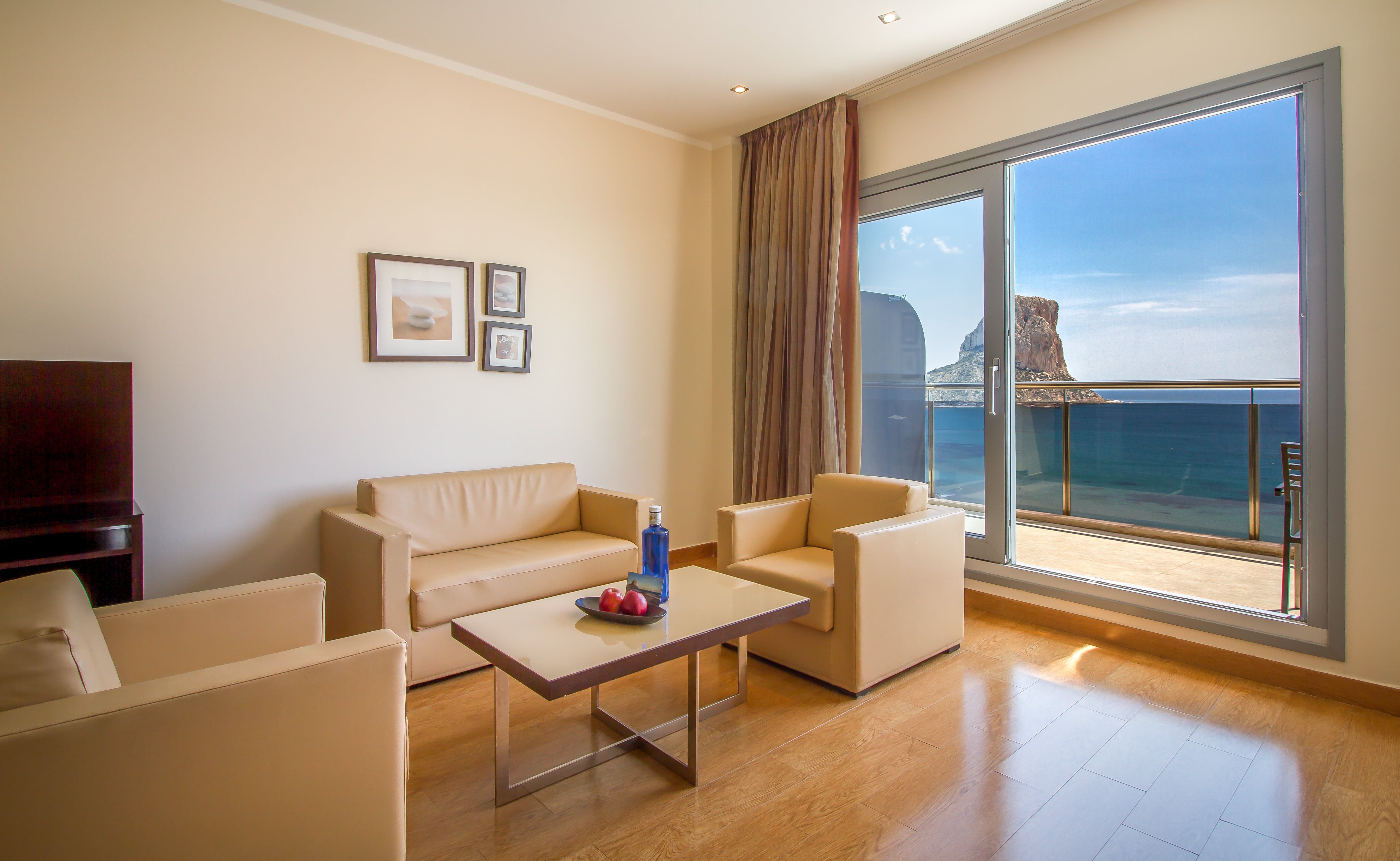 Suite del hotel Gran Hotel Sol y Mar. Foto 1