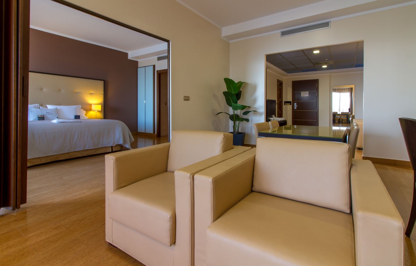 Suite del hotel Gran Hotel Sol y Mar. Foto 2