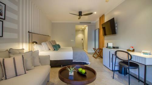 Habitación Doble con terraza del hotel Gran Hotel Sol y Mar. Foto 6