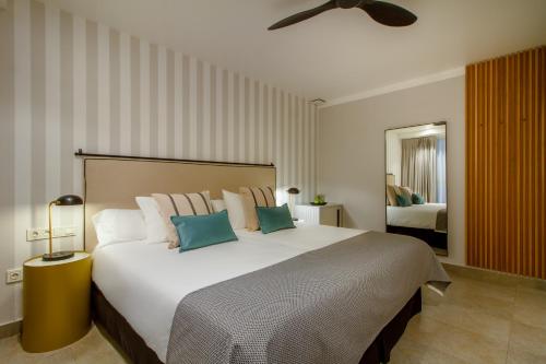 Habitación Doble Económica - 2 camas del hotel Gran Hotel Sol y Mar. Foto 1
