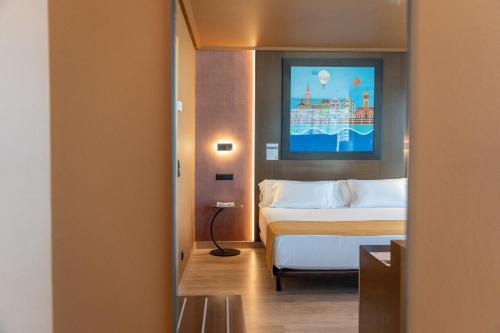 Habitación Doble Estándar con vistas al mar - 1 o 2 camas del hotel Abba Playa Gijón. Foto 6