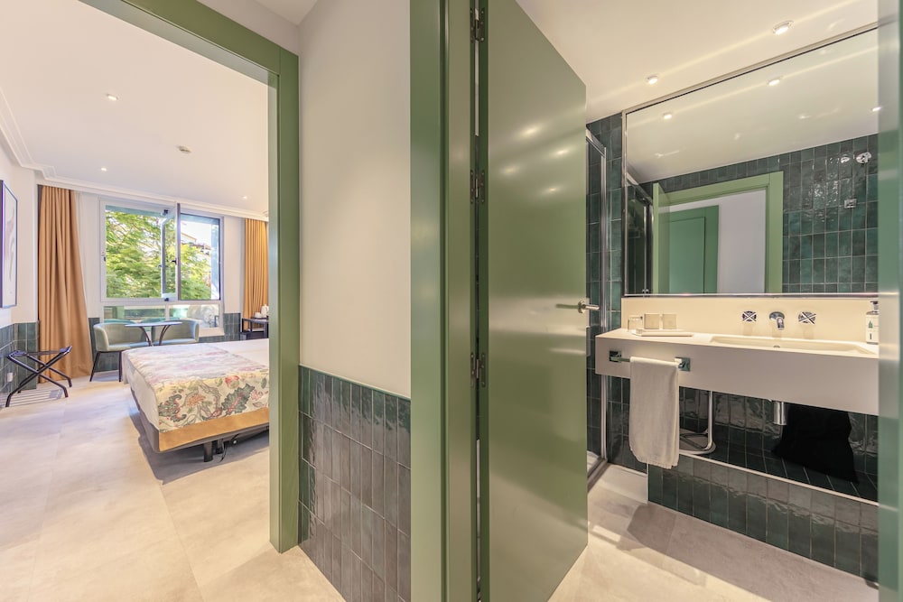 Habitación triple del hotel Ribera De Triana. Foto 5