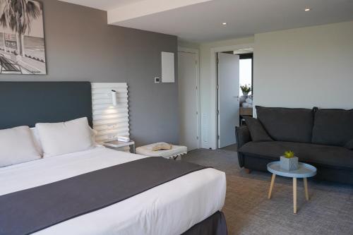 Habitación Doble Deluxe con bañera del hotel Sitges. Foto 6