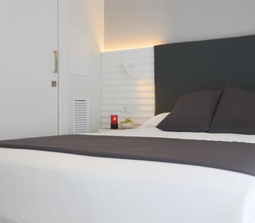 Habitación Doble con cama supletoria - 2 camas del hotel Sitges. Foto 5