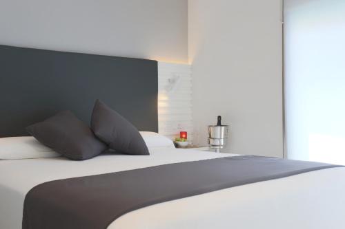 Habitación doble con balcón del hotel Sitges. Foto 5