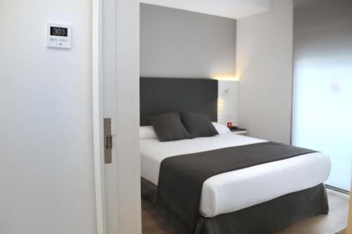 Habitación doble con balcón del hotel Sitges. Foto 6
