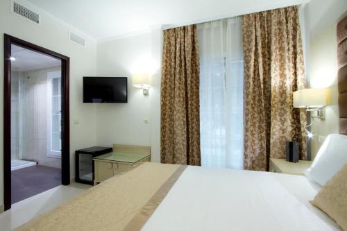 Habitación Doble del hotel BLUESEA Alborán Adults Only. Foto 7