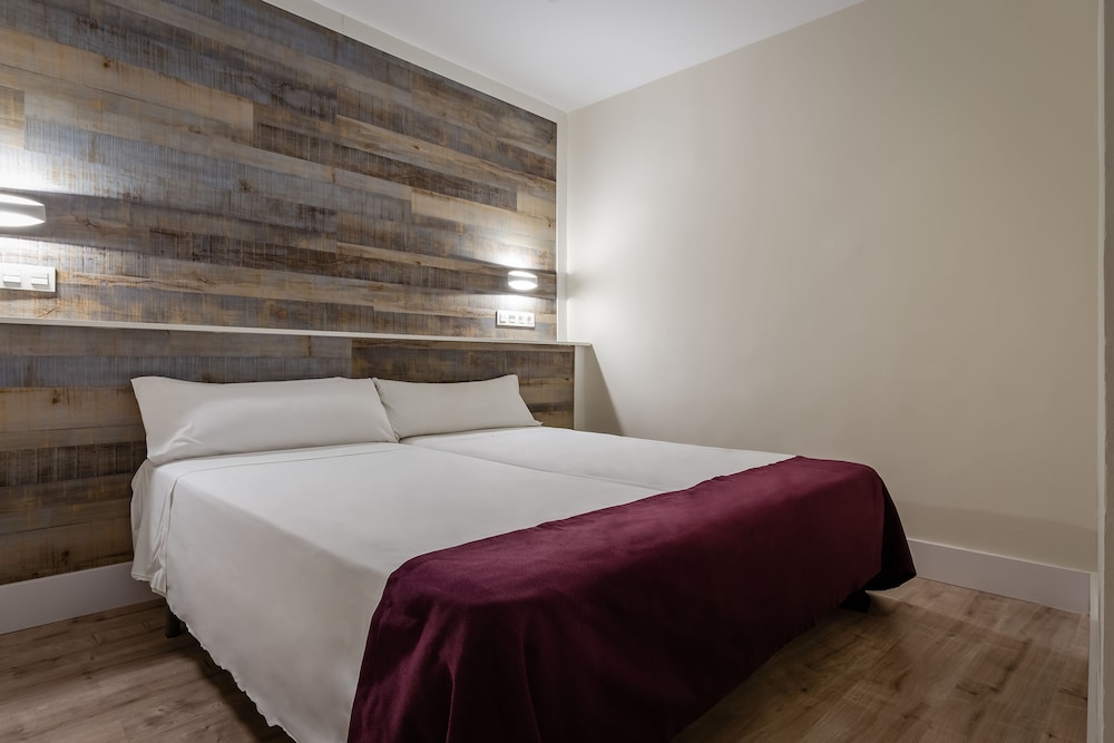 Habitación Doble con aparcamiento del hotel Yit Casablanca. Foto 3