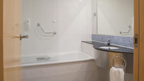 Habitación Doble Estándar con sofá cama del hotel Holiday Inn Express Valencia - Bonaire, An Ihg. Foto 6