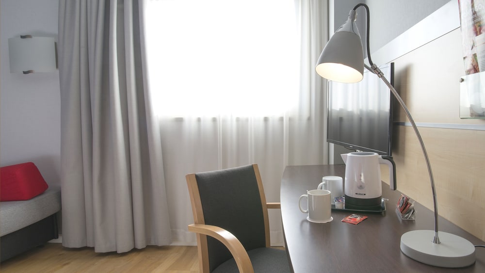 Habitación estándar, 1 cama de matrimonio con sofá cama (Free Breakfast) del hotel Holiday Inn Express Madrid - Rivas, An Ihg. Foto 4