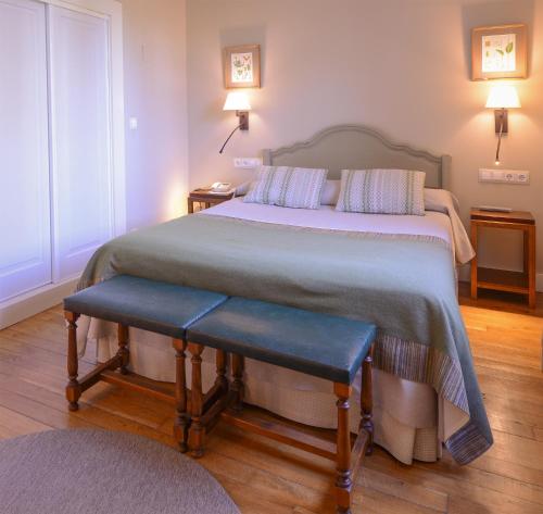 Habitación Triple Confort del hotel Alcázar - Irún Centro. Foto 4