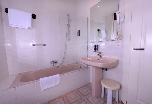 Habitación Doble del hotel Alcázar - Irún Centro. Foto 1