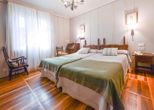 Habitación Doble del hotel Alcázar - Irún Centro. Foto 6