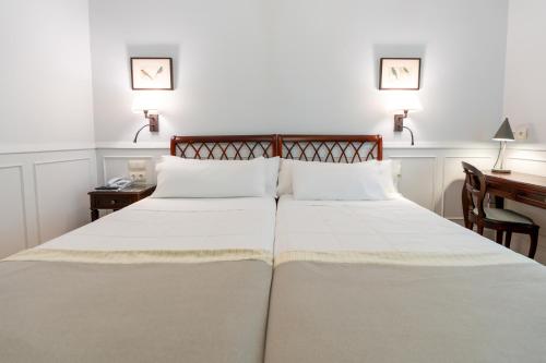 Habitación Doble del hotel Alcázar - Irún Centro. Foto 10