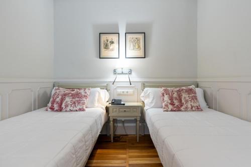 Habitación Triple Confort del hotel Alcázar - Irún Centro. Foto 10