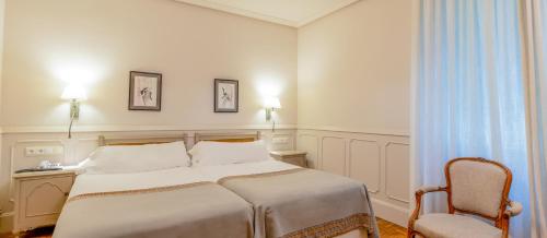Habitación Doble del hotel Alcázar - Irún Centro. Foto 15